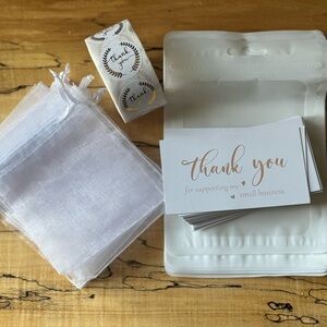 The White & Gold Bundle #2 - ‼️10 FREE POLYMAILERS - Discounted Shipping‼️